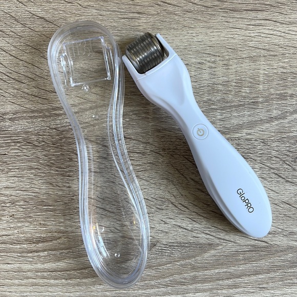 BeautyBio GloPRO Microneedling Regeneration Tool